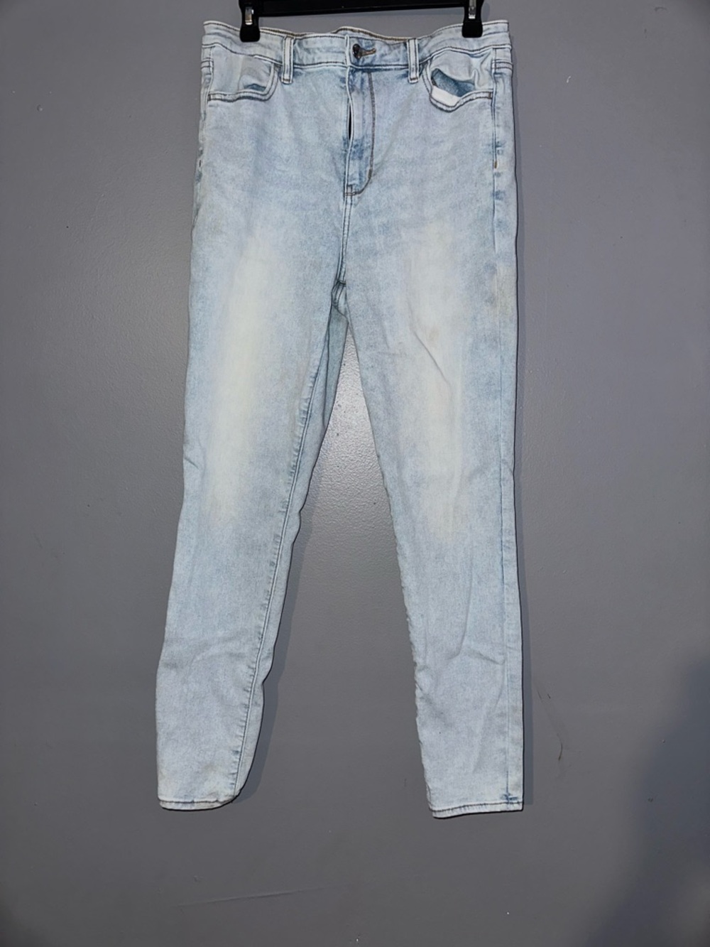 American Eagle Outfitters Light Blue Skinny Jeans